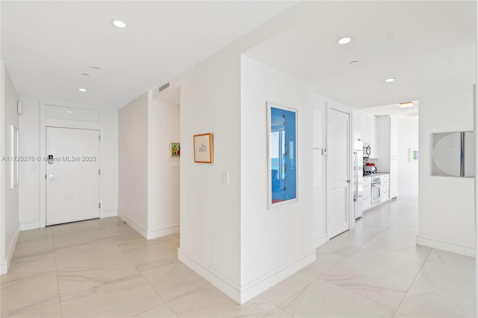 LA TOUR CONDO - Residential