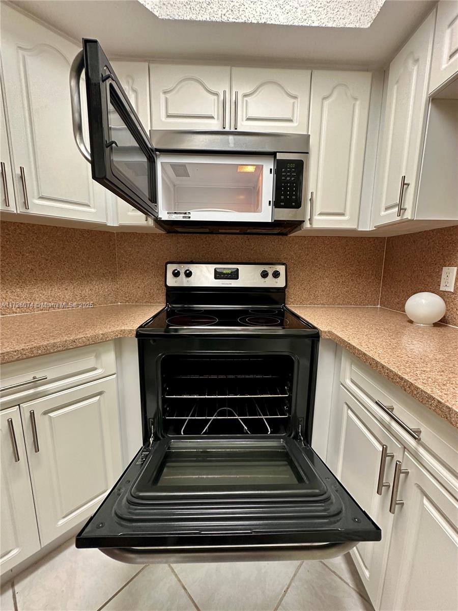 LAS VISTAS AT DORAL CONDO - Residential Lease