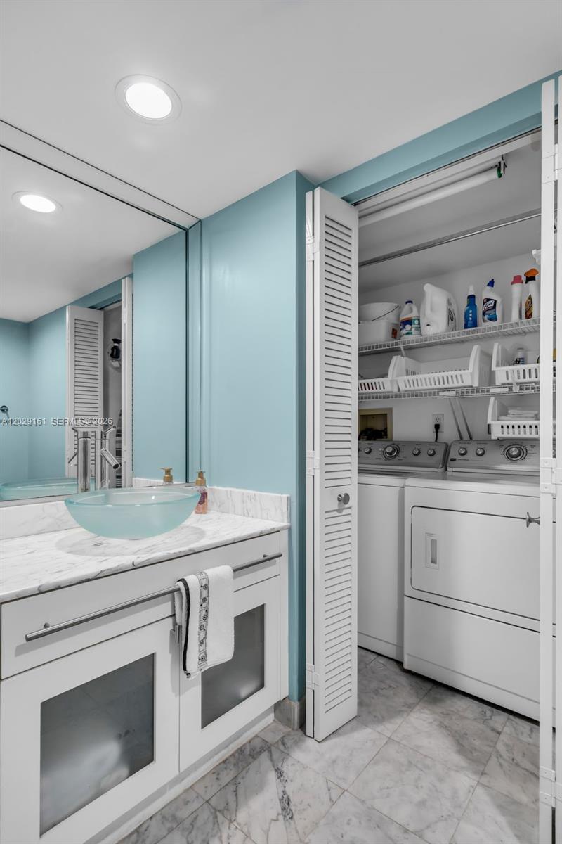 OCEANIA III CONDO - Residential