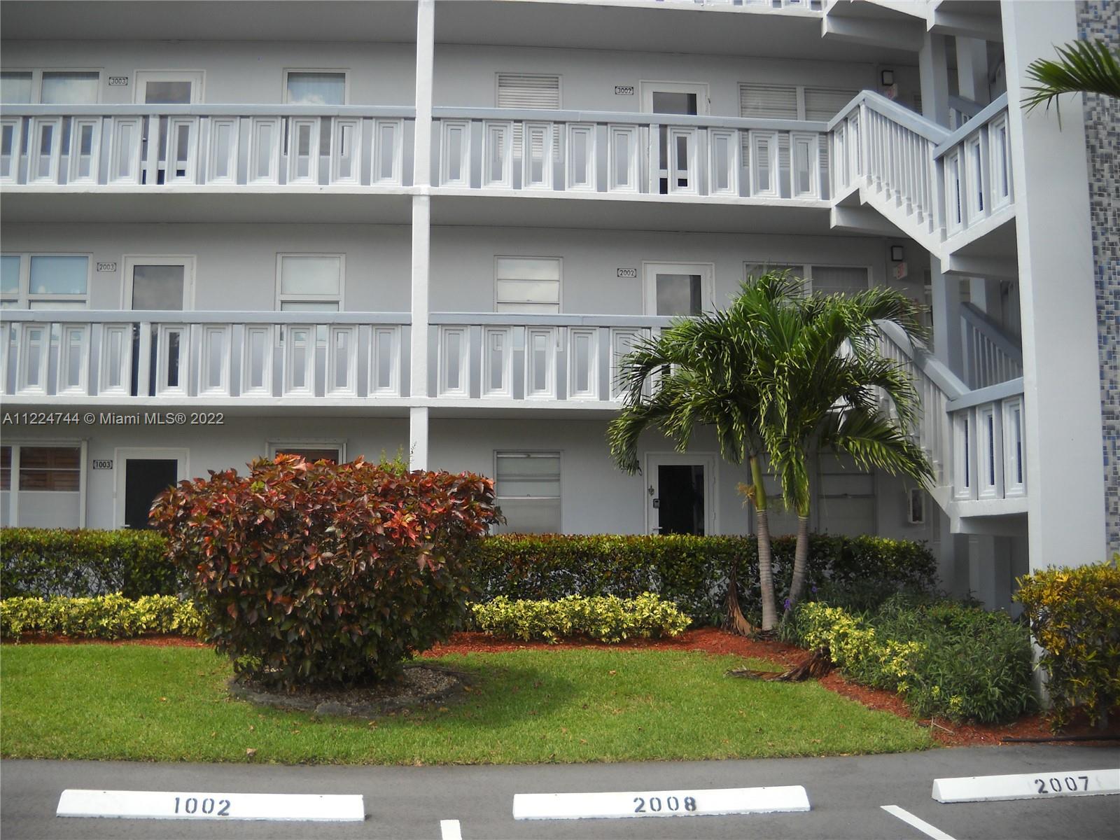 Spacious 2 bedroom/1.5 bath unit overlooking picturesque canal view!  Active 55+ community with loads of amenities!  Freshly cleaned and painted; kitchen and bathroom upgrades!  Must see!