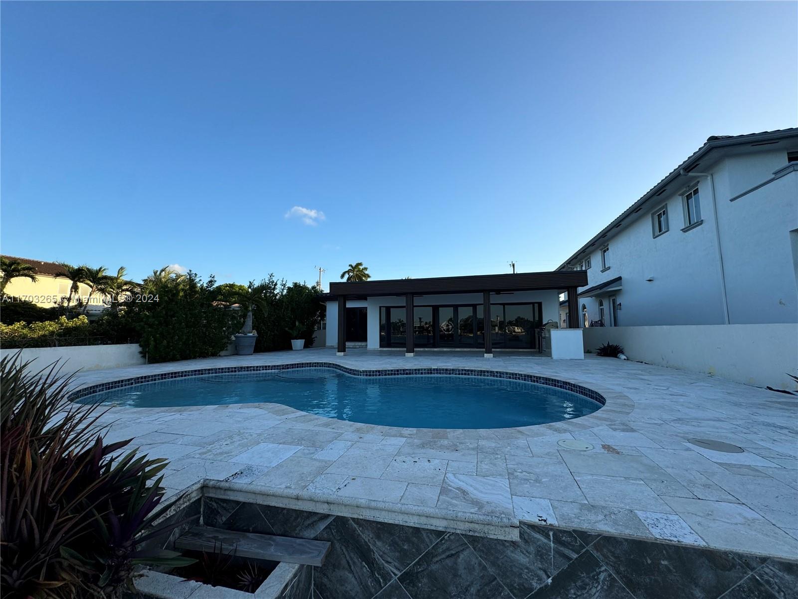BISCAYNE BEACH-2ND ADDN - Residential