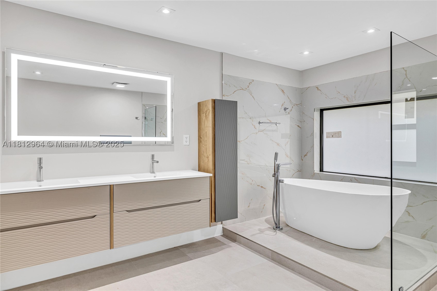 MARY ANN ESTATES 1ST ADDN - Residential