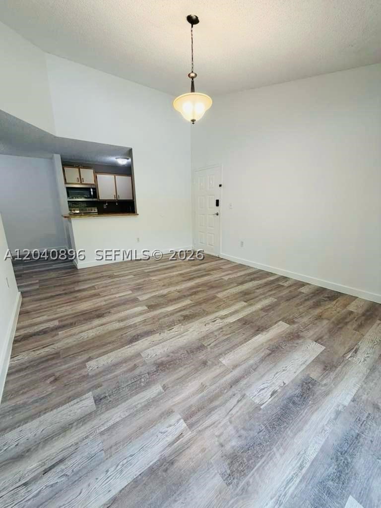 THE COURTS AT KENDALL CON - Residential