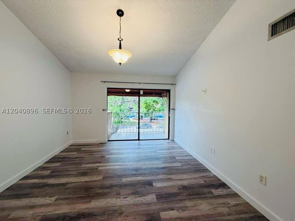 THE COURTS AT KENDALL CON - Residential