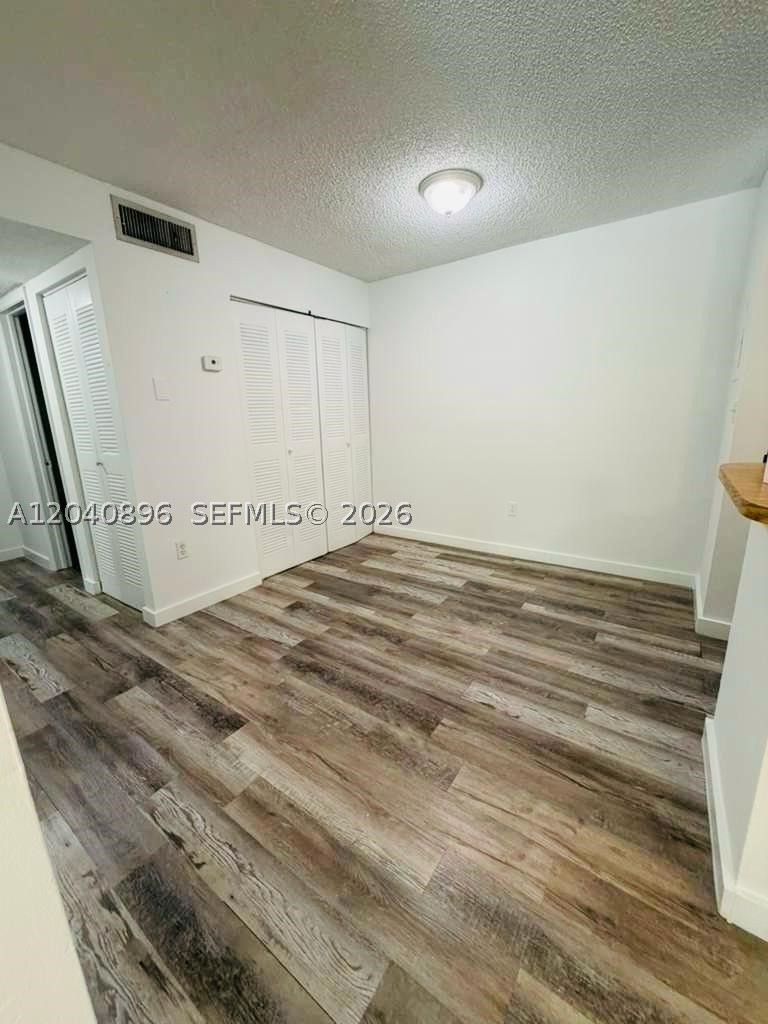 THE COURTS AT KENDALL CON - Residential