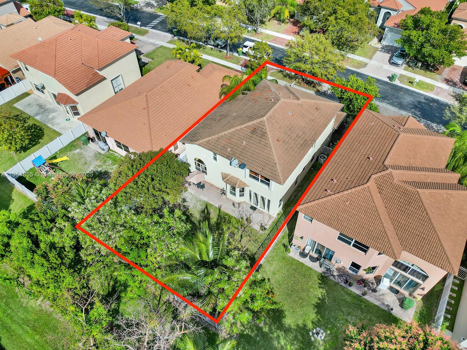 PORTOFINO LAKES - Residential