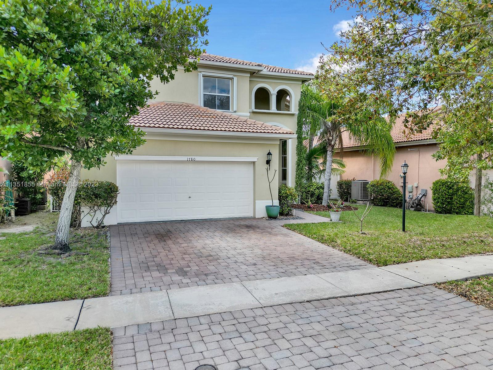 PORTOFINO LAKES - Residential