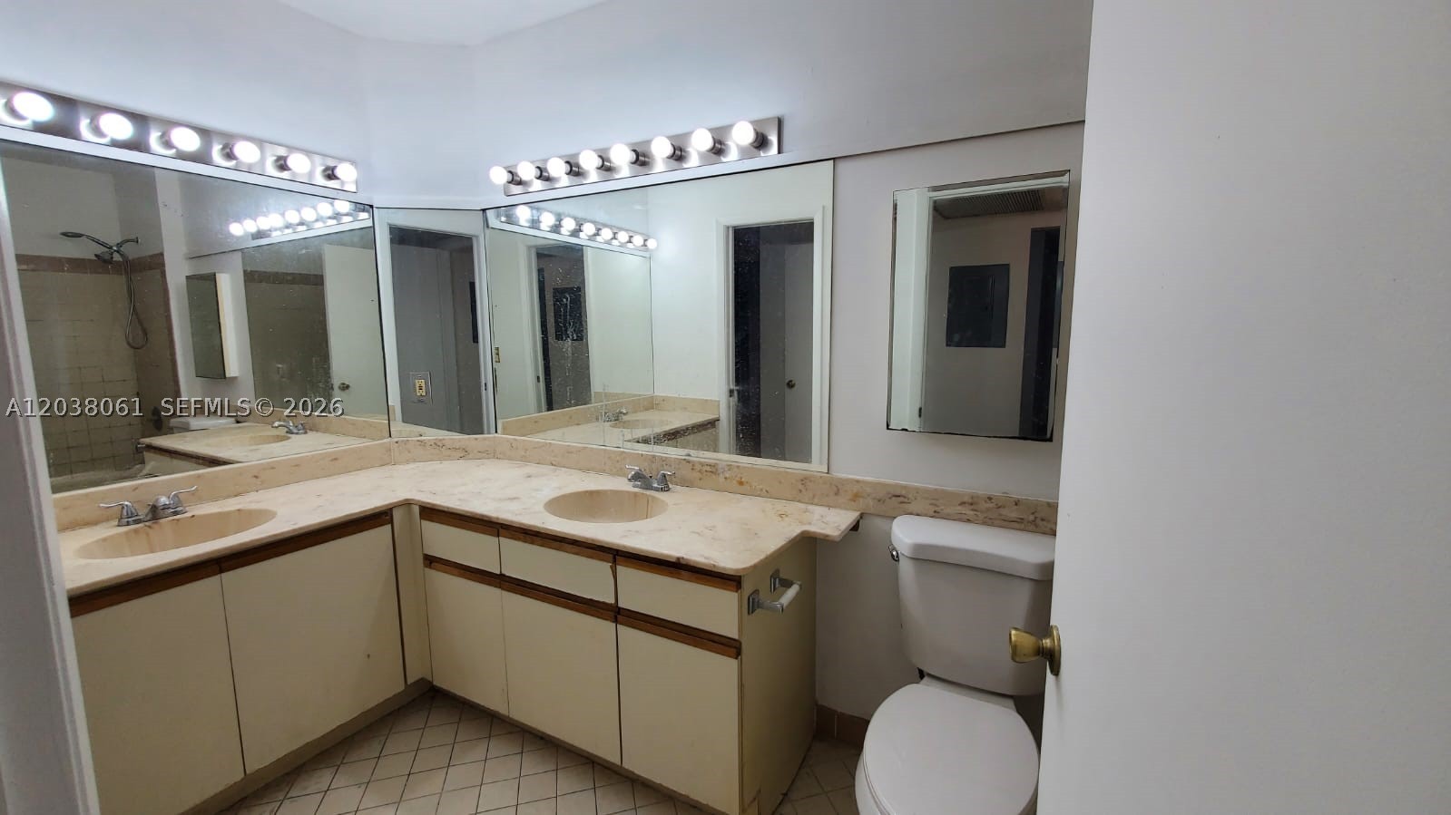 OLIVINE AT THE TOWNSHIP - Residential Lease
