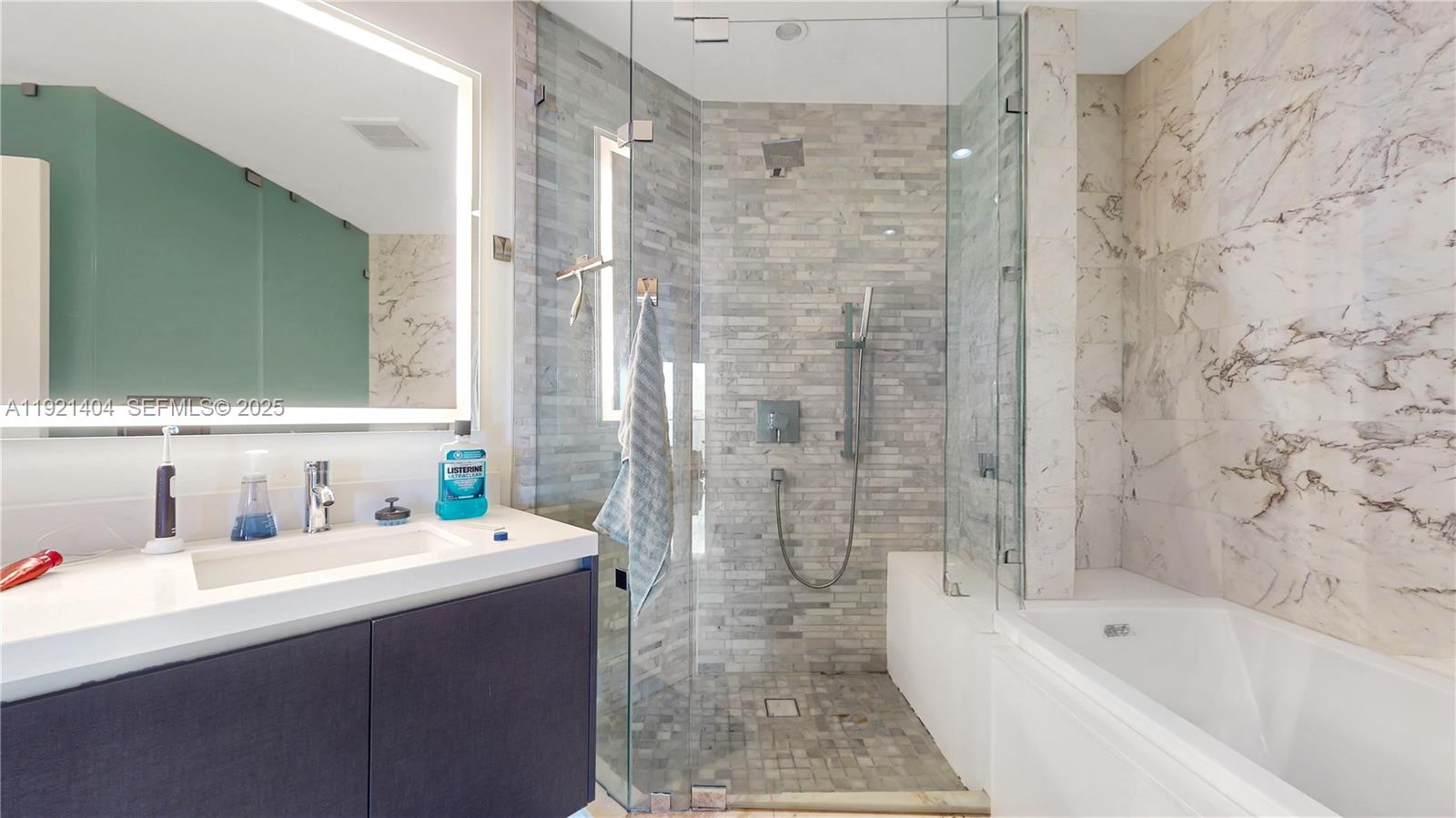 PARAMOUNT MIAMI WORLDCENT - Residential