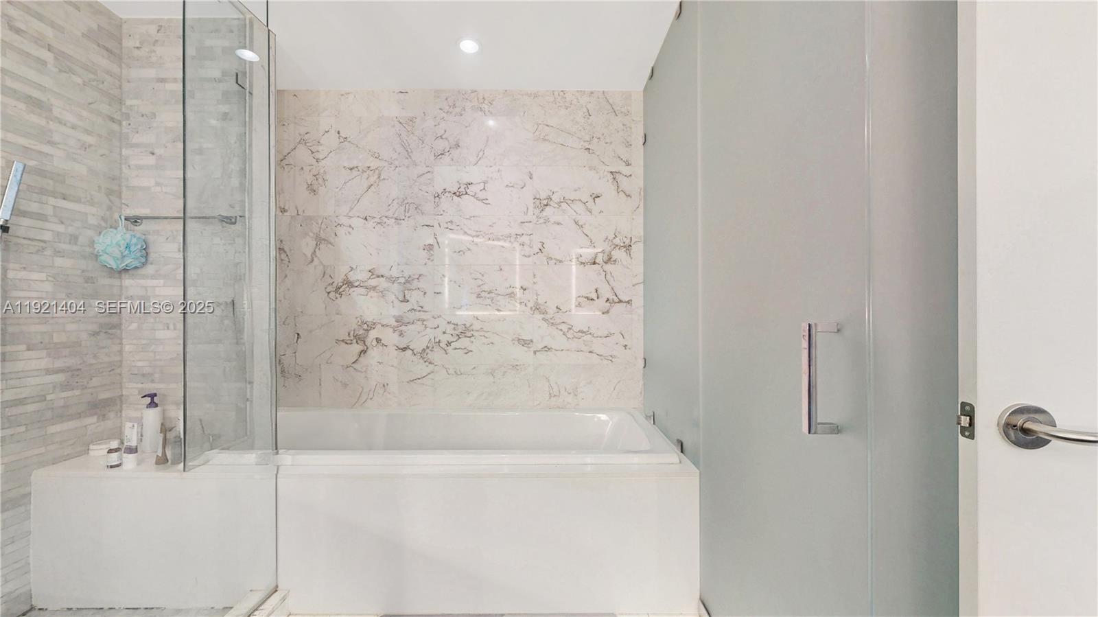 PARAMOUNT MIAMI WORLDCENT - Residential