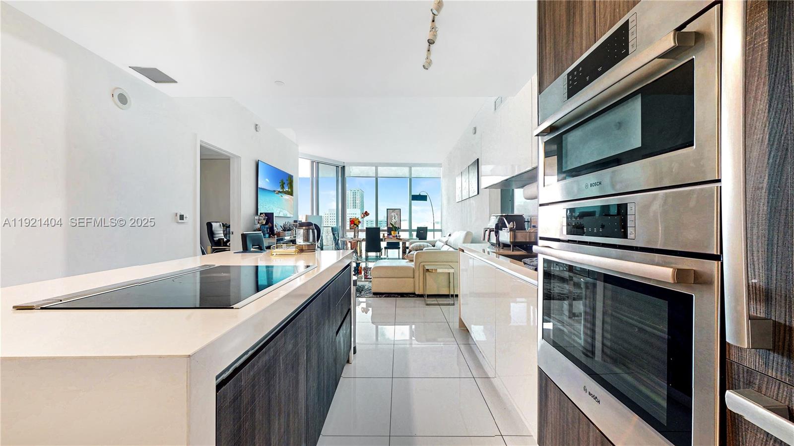 PARAMOUNT MIAMI WORLDCENT - Residential