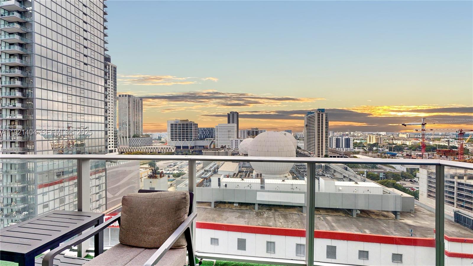 PARAMOUNT MIAMI WORLDCENT - Residential