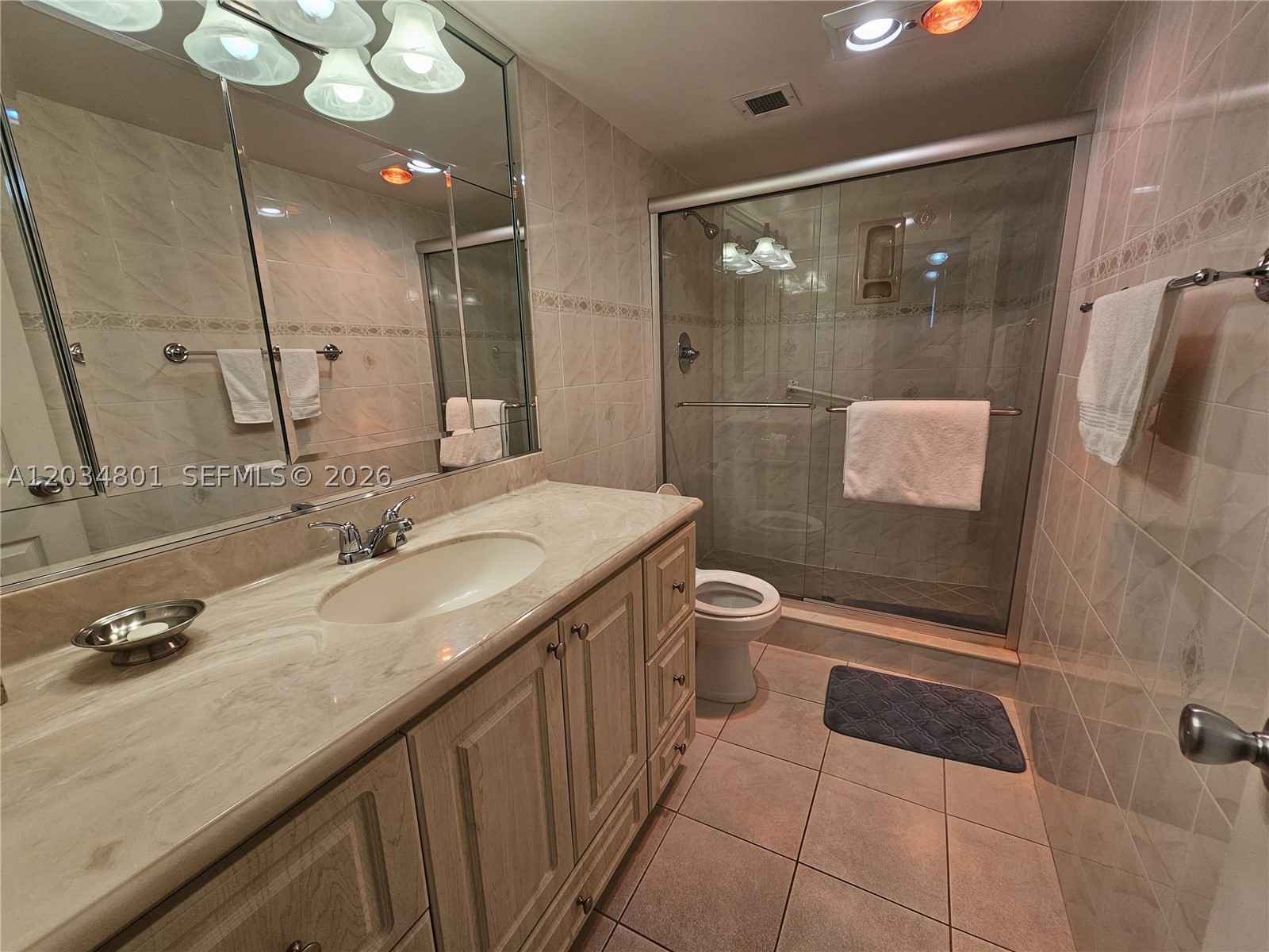 HEMISPHERES CONDO - Residential Lease