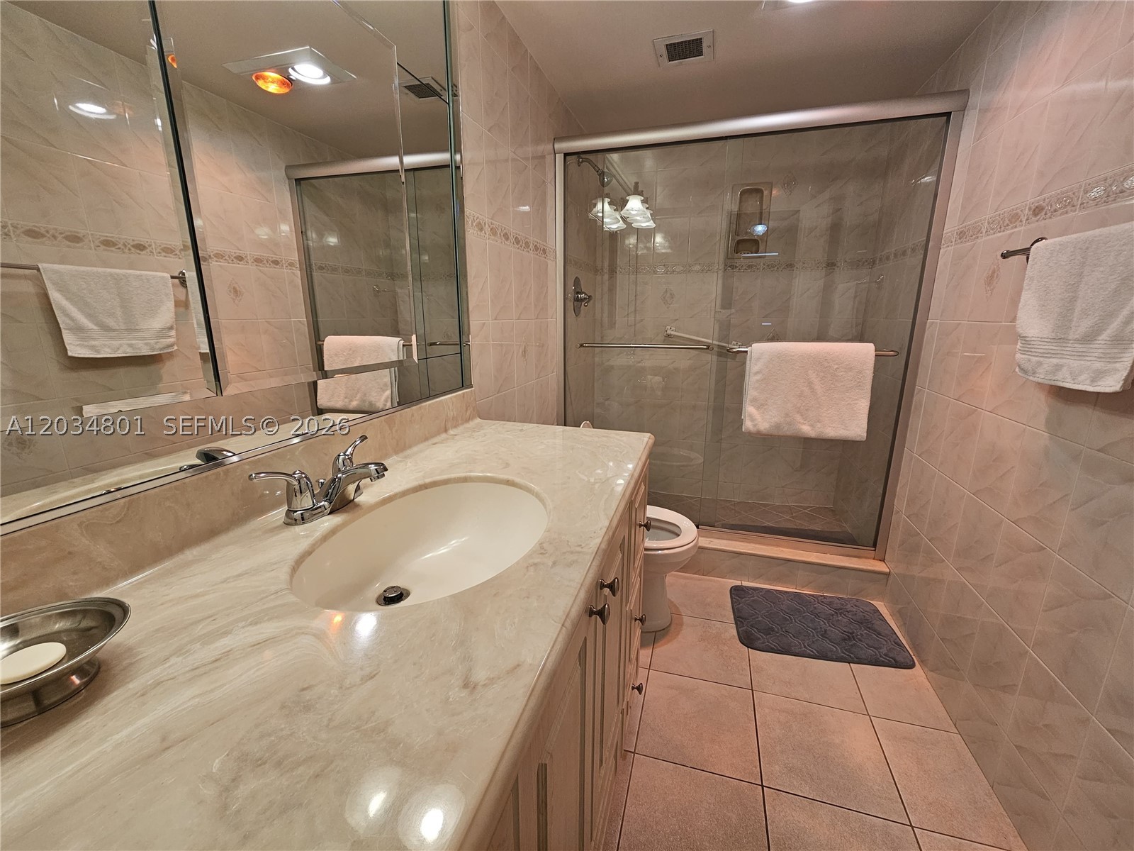 HEMISPHERES CONDO - Residential Lease