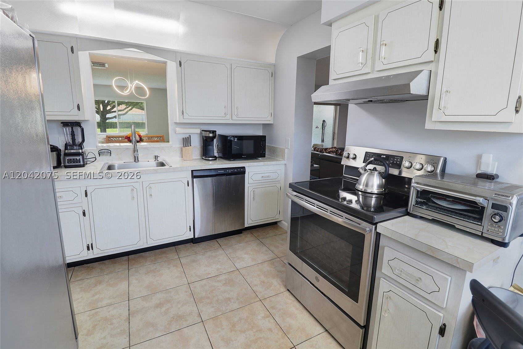 CAMELOT VILLAGE SEC 1 - Residential