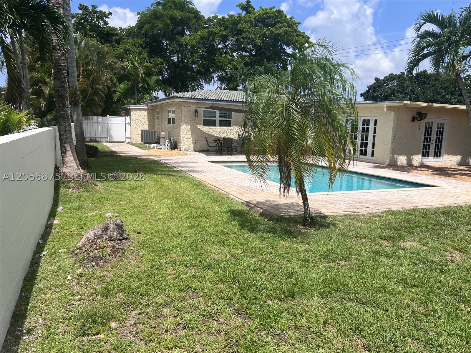 PLANTATION GARDENS 3RD SE - Residential