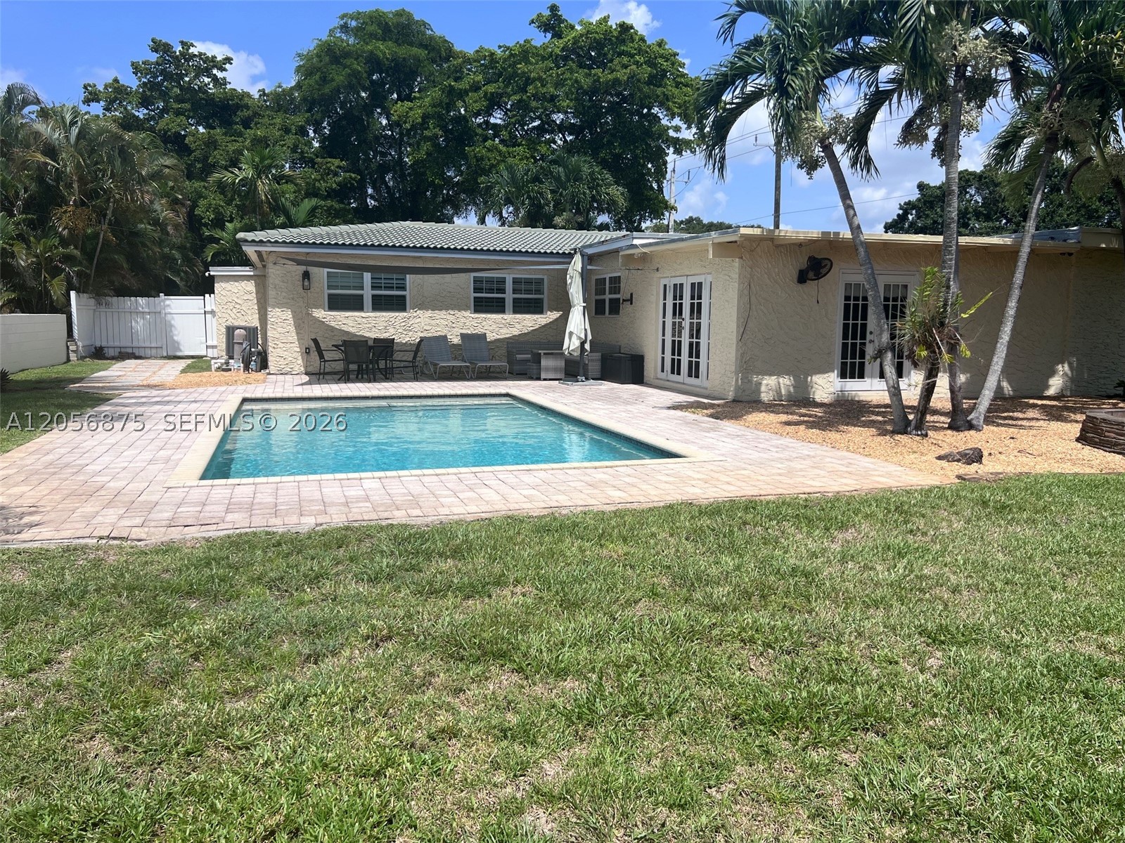 PLANTATION GARDENS 3RD SE - Residential