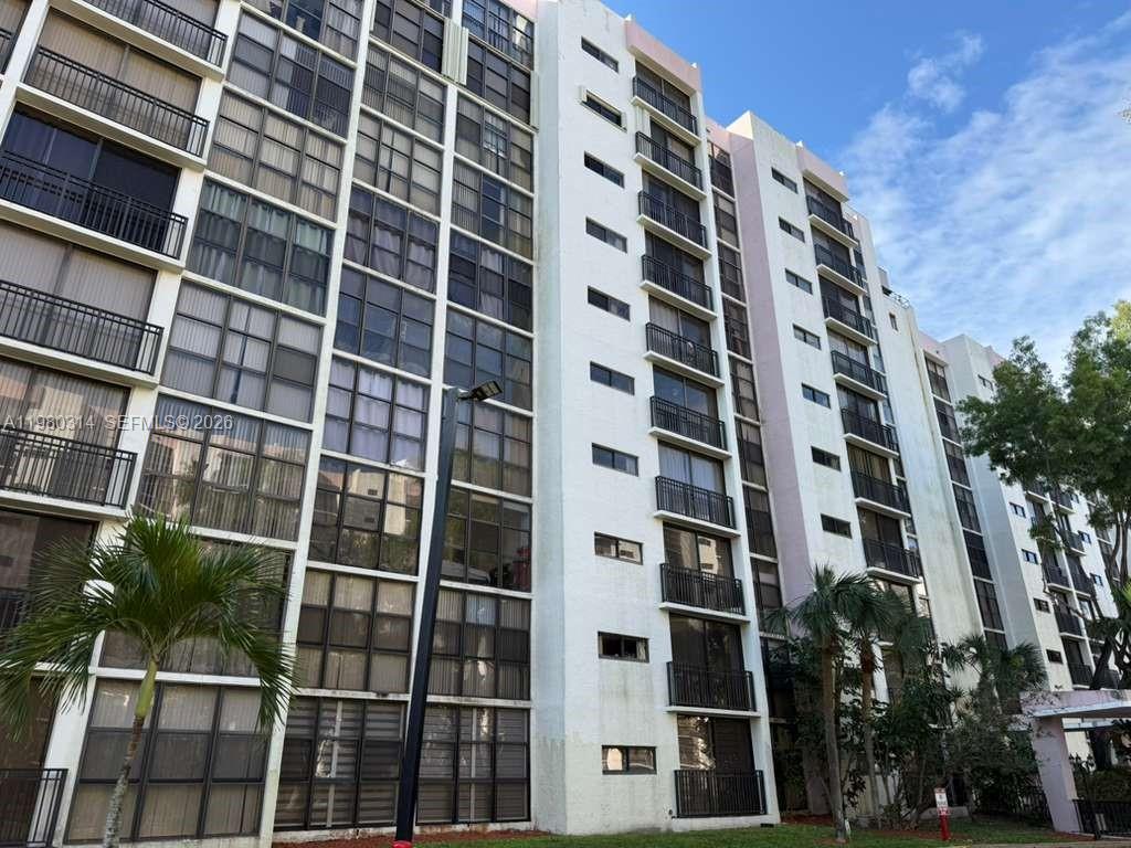 PLAZA OF AMERICAS CONDO P - Residential