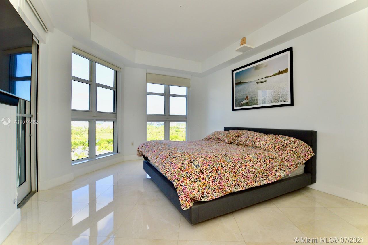 TURNBERRY VILLAGE SO TOWE - Residential