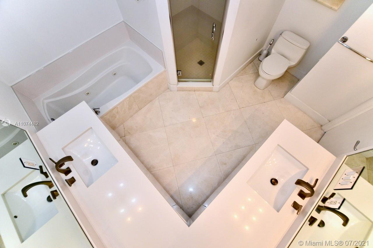 TURNBERRY VILLAGE SO TOWE - Residential