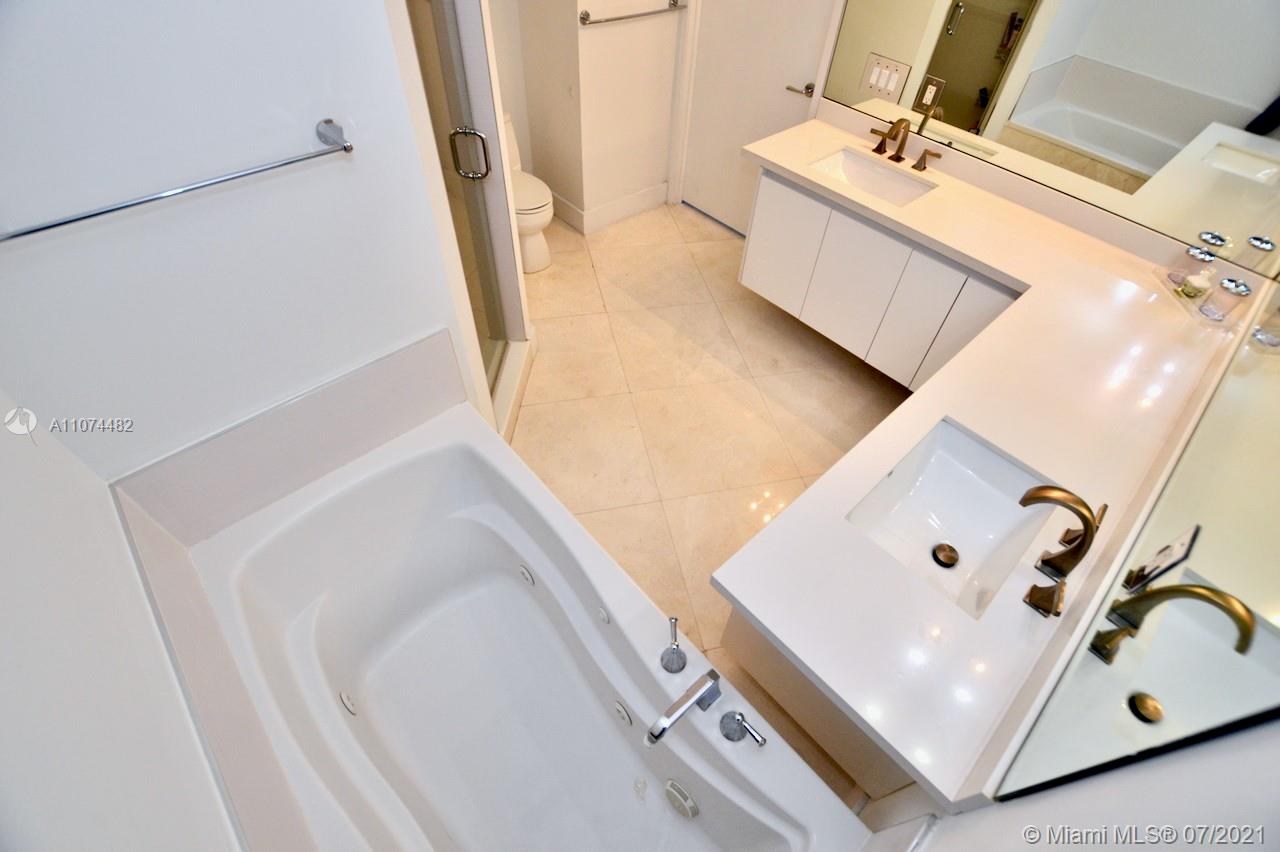 TURNBERRY VILLAGE SO TOWE - Residential