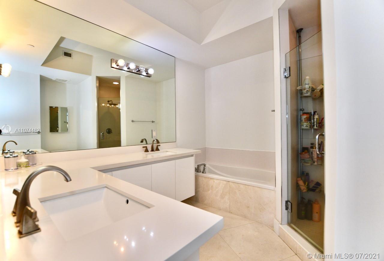 TURNBERRY VILLAGE SO TOWE - Residential