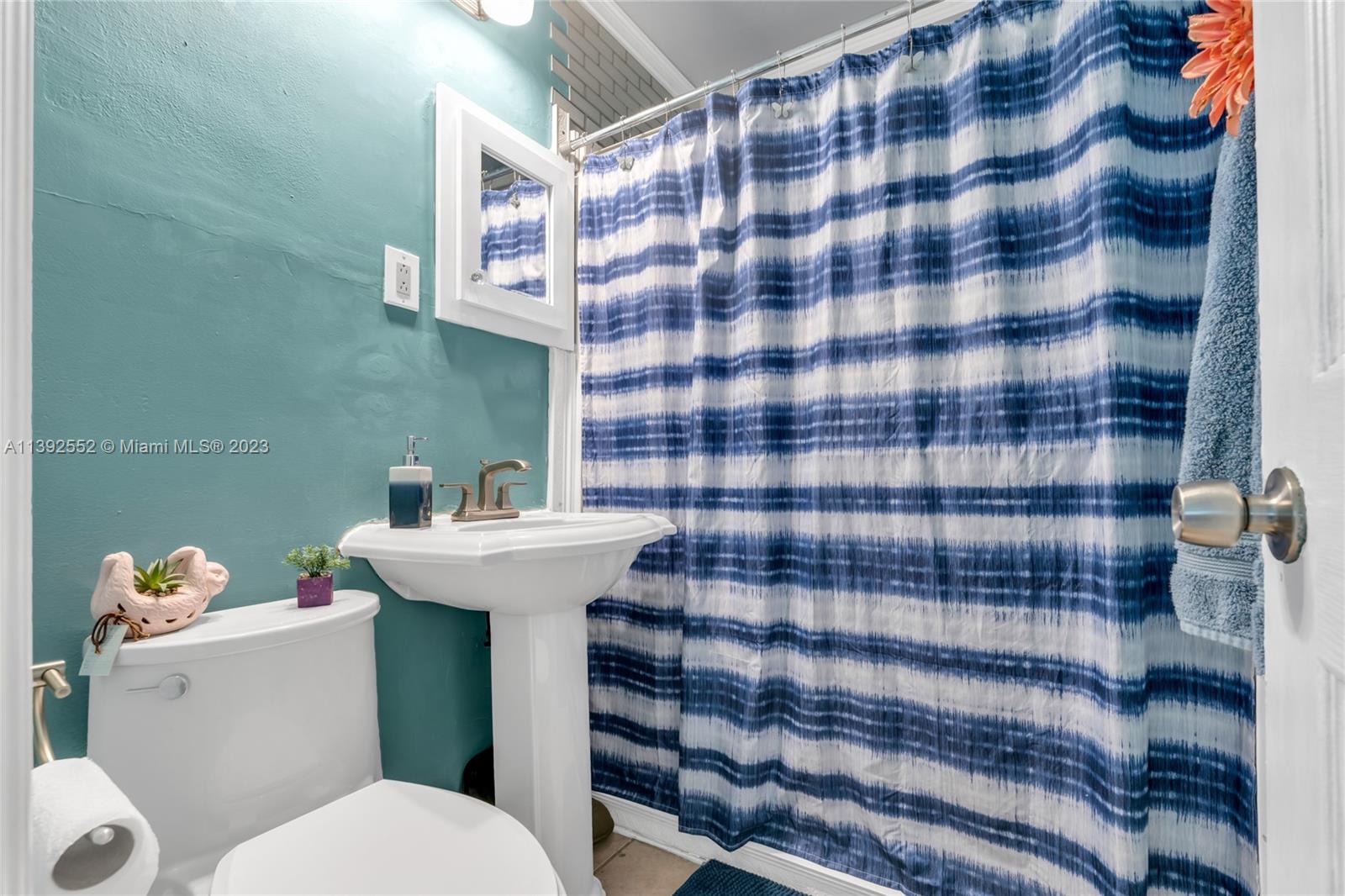 LAKE FOREST SEC 4 - Residential