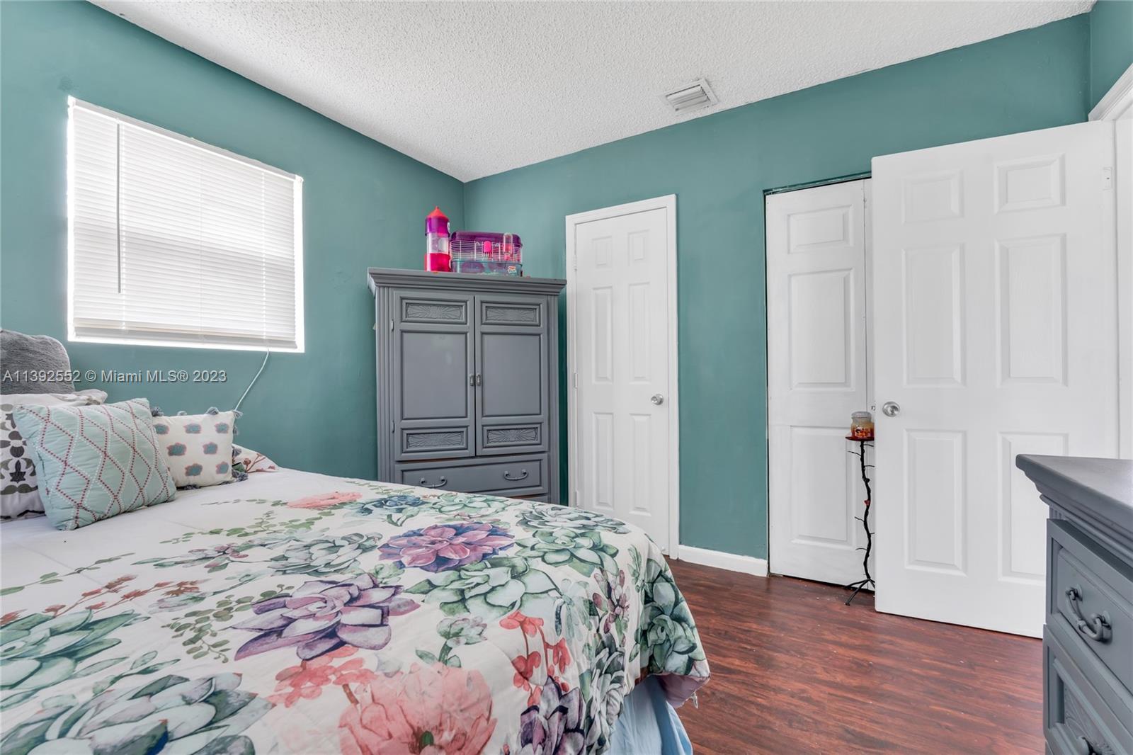 LAKE FOREST SEC 4 - Residential