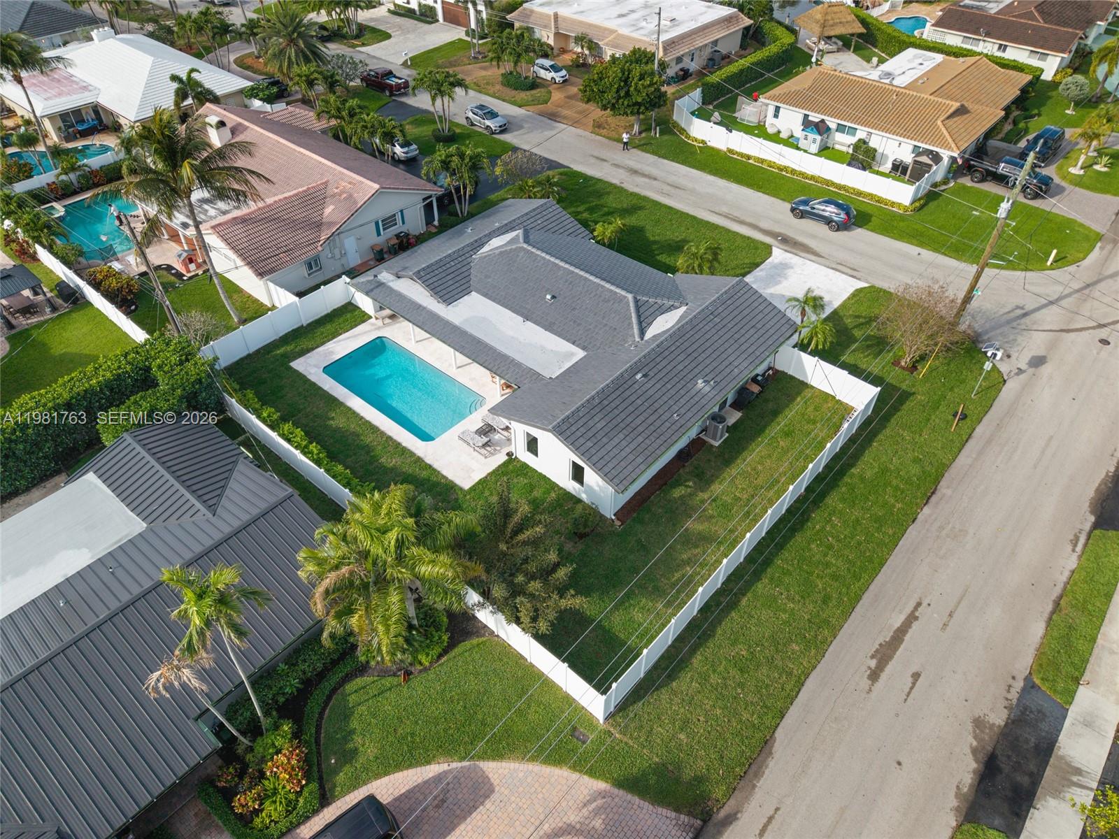 VENETIAN ISLES 3RD SEC - Residential