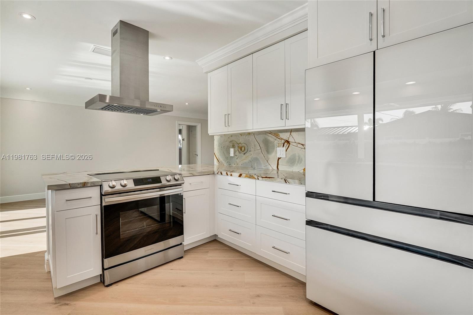 VENETIAN ISLES 3RD SEC - Residential
