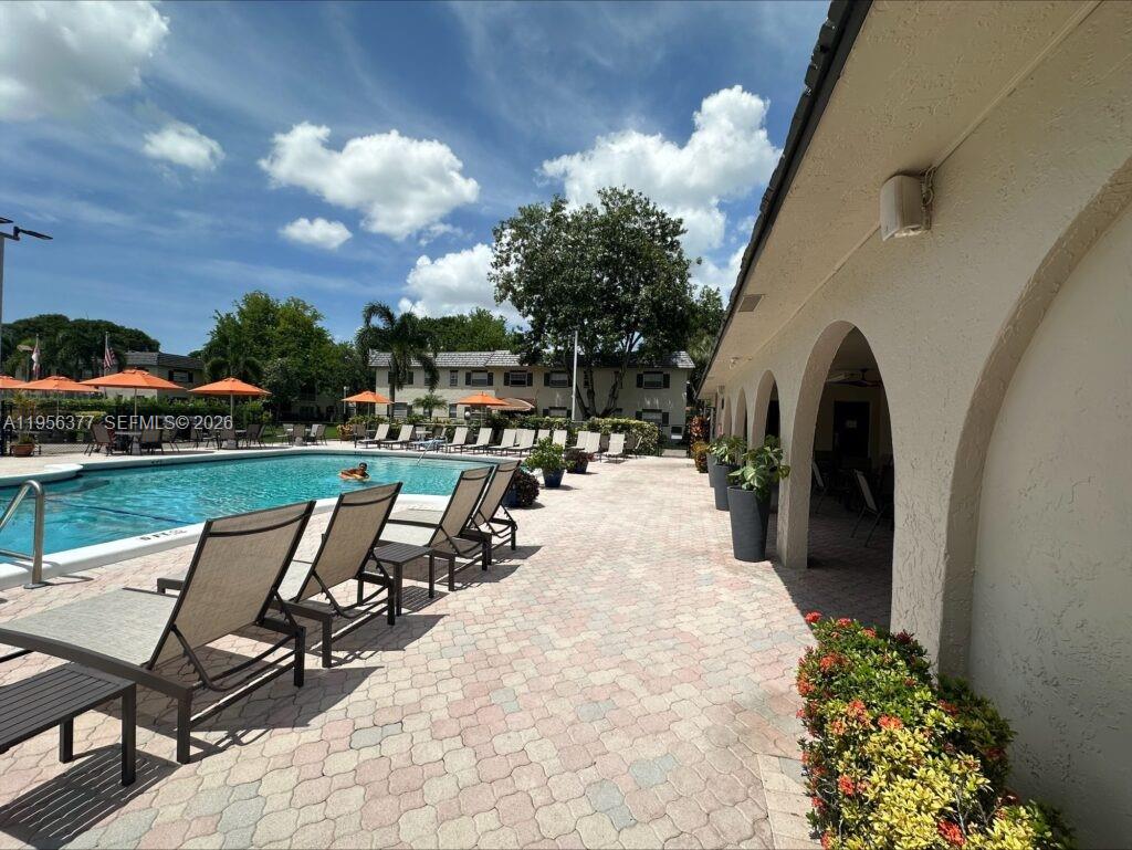 MEADOWS CONDO - Residential