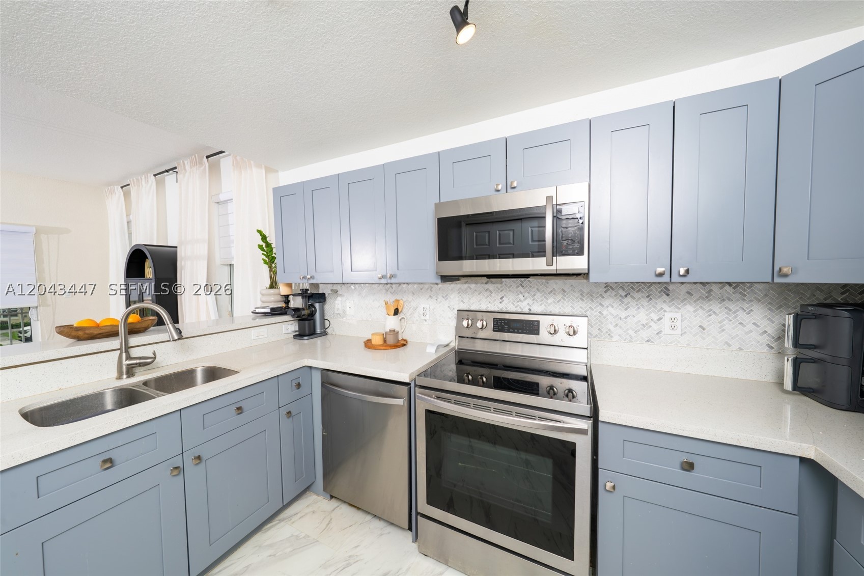 PROMENADE SHORES AT DORAL - Residential