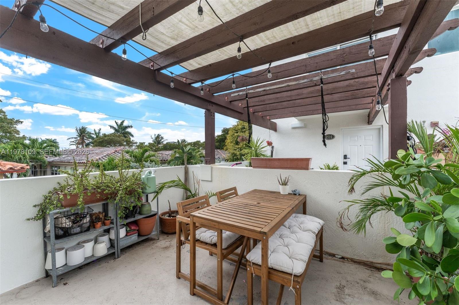 LAS BRISAS OF MIAMI BEACH - Residential Lease