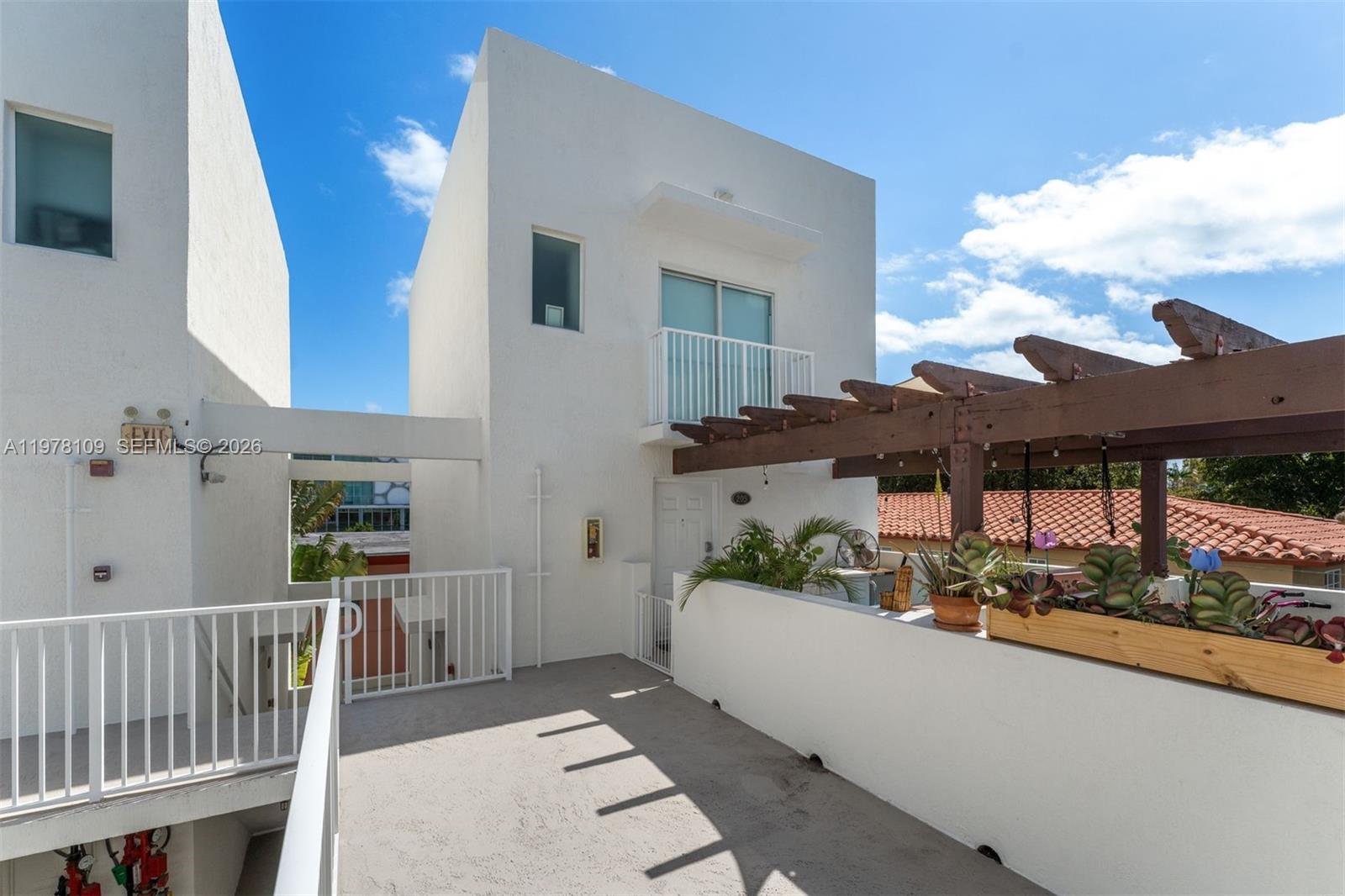 LAS BRISAS OF MIAMI BEACH - Residential Lease