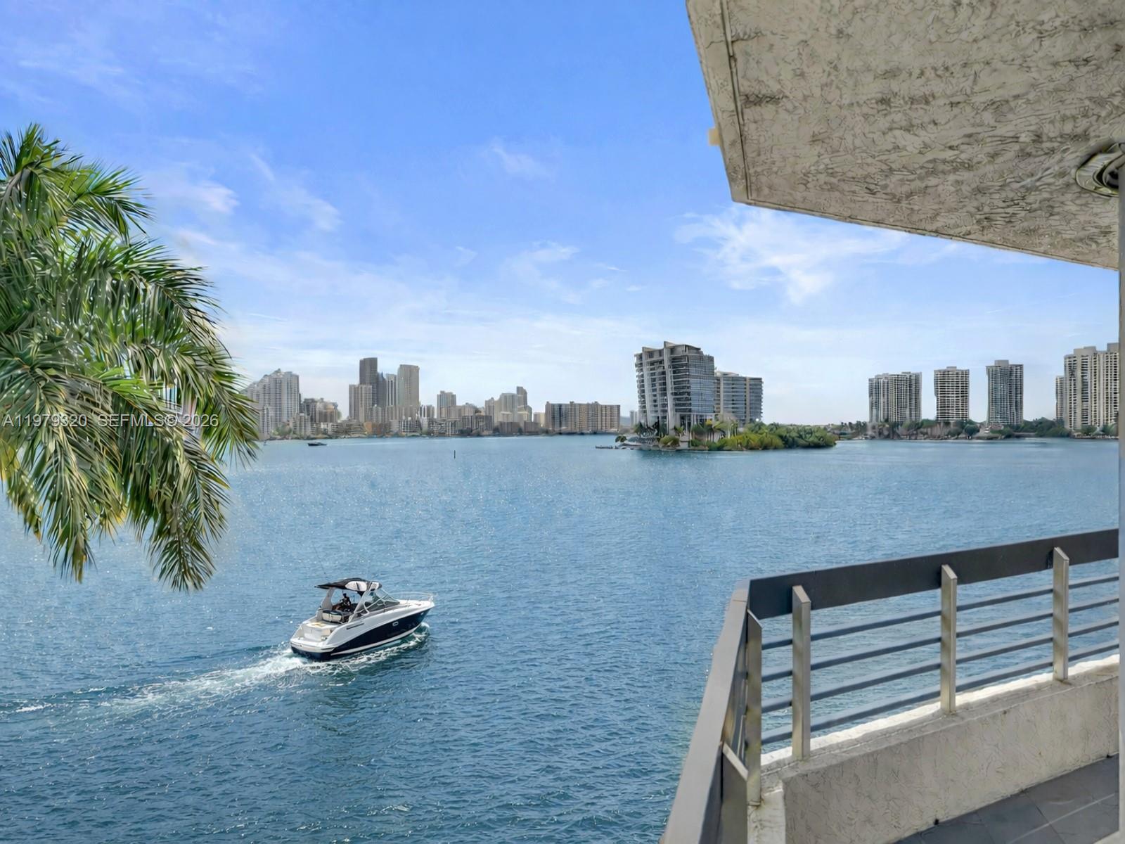 MYSTIC POINTE TOWER 500 C - Residential
