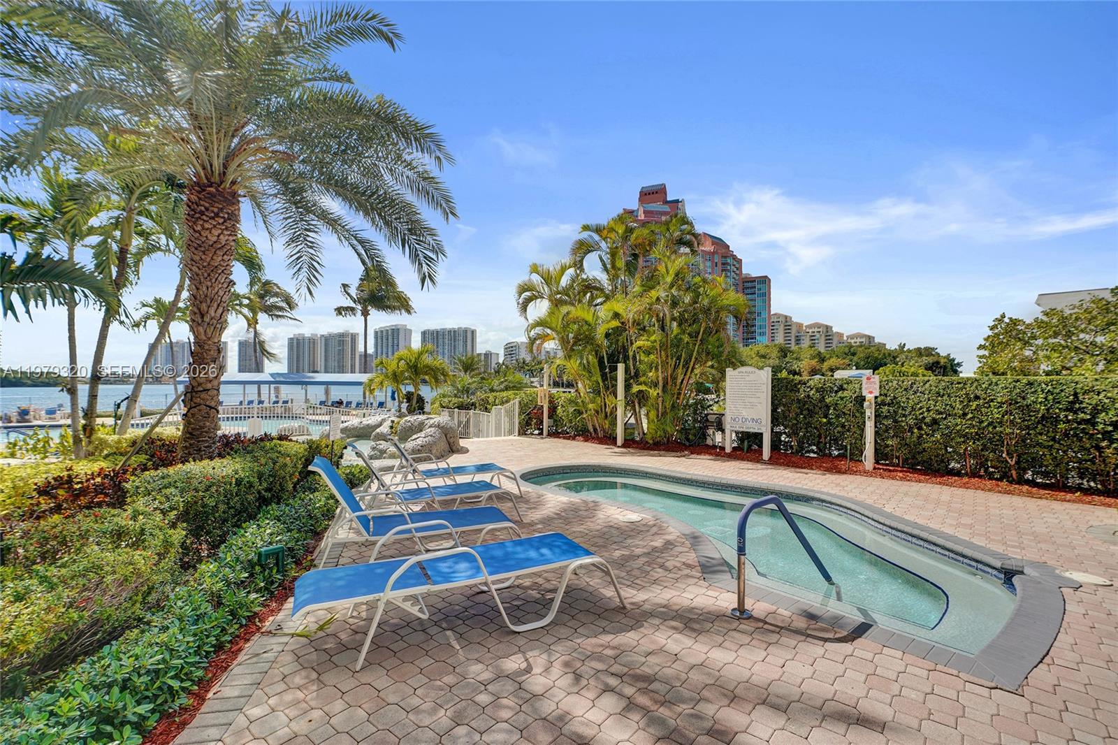 MYSTIC POINTE TOWER 500 C - Residential