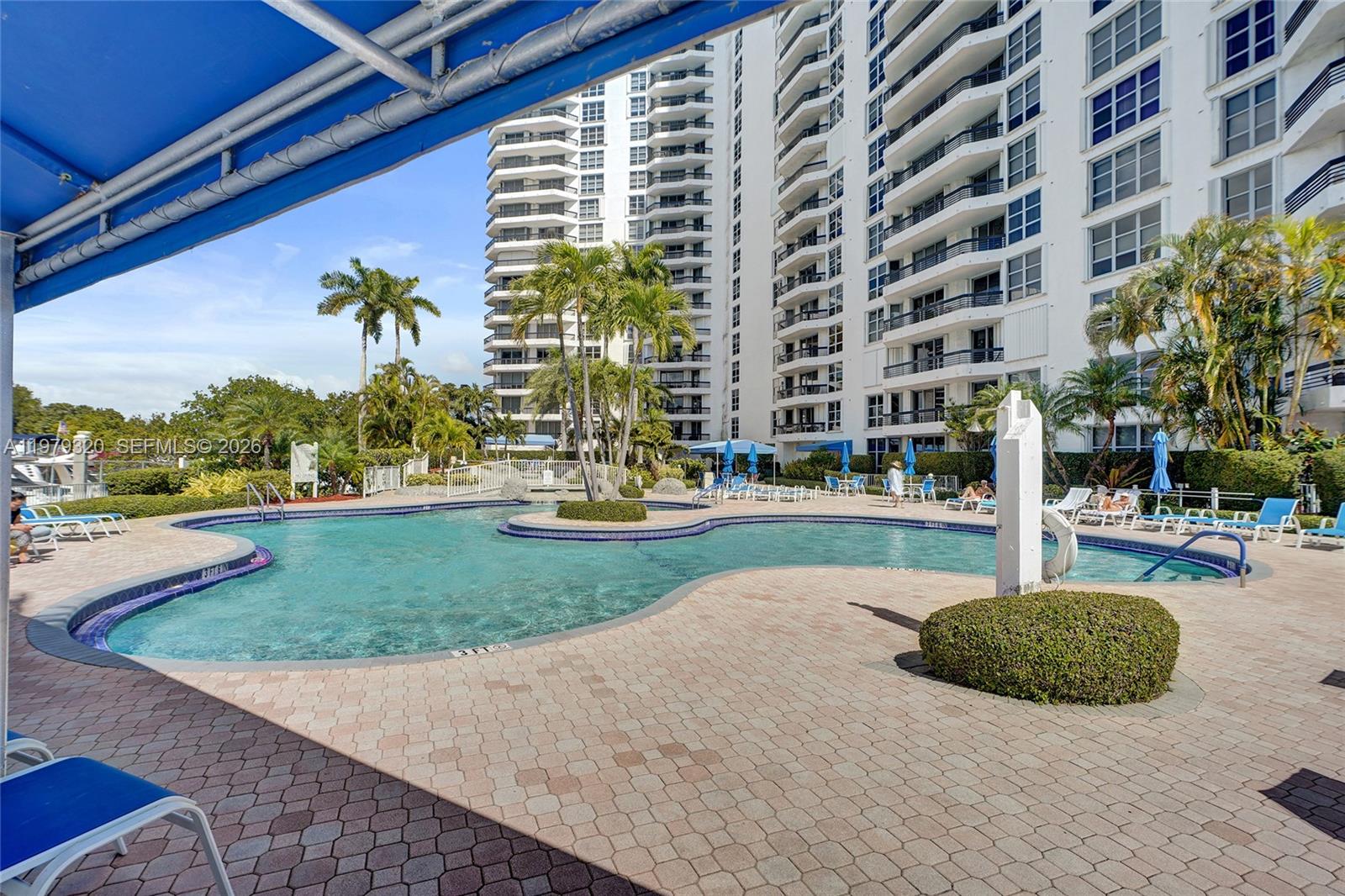 MYSTIC POINTE TOWER 500 C - Residential
