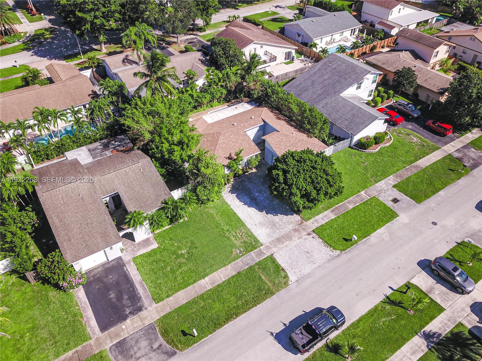 VILLAGES OF HILLSBORO SEC - Residential
