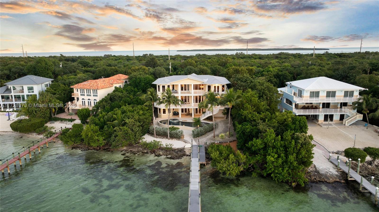 CORAL COAST - Residential