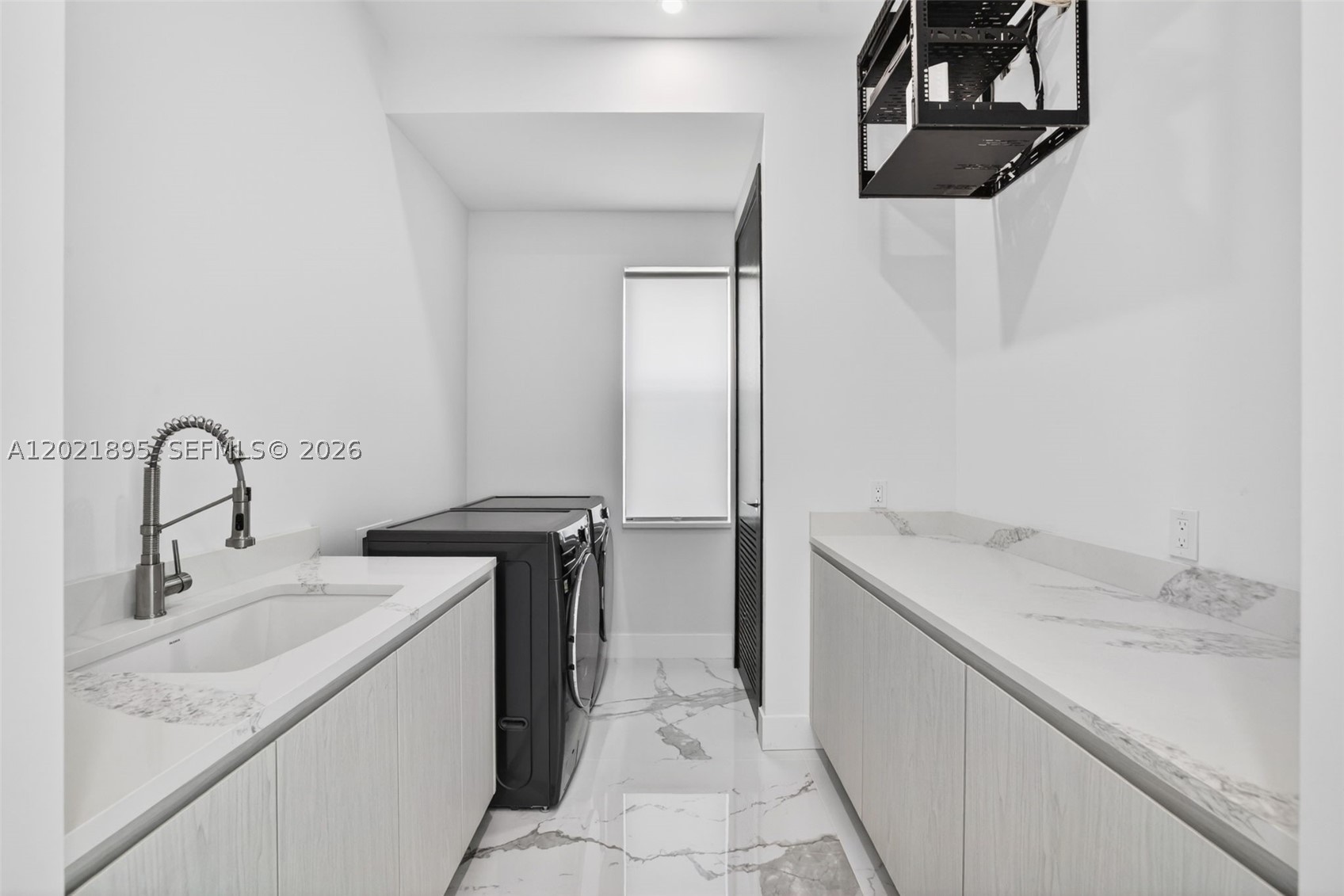 HILLSBORO HARBOR UNIT - Residential