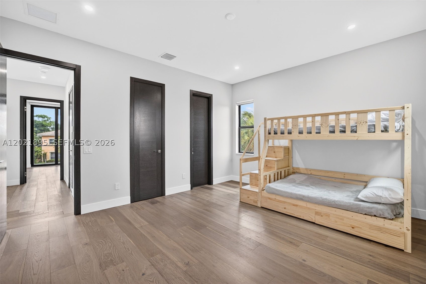 HILLSBORO HARBOR UNIT - Residential