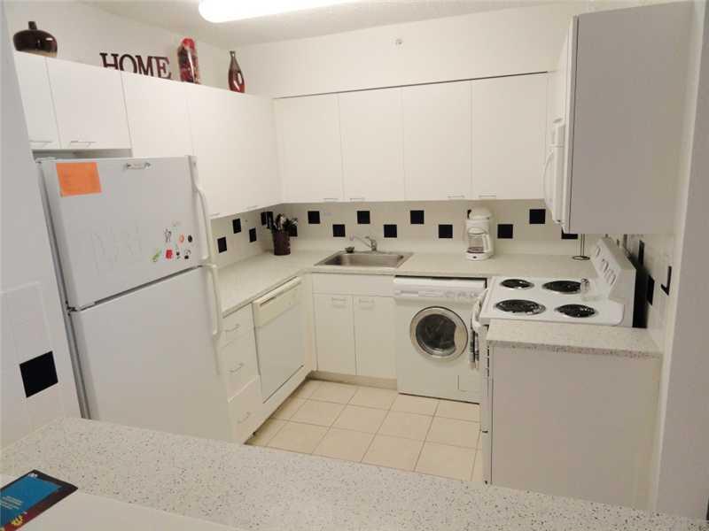 FLAMINGO SOUTH BEACH I CO - Residential Lease