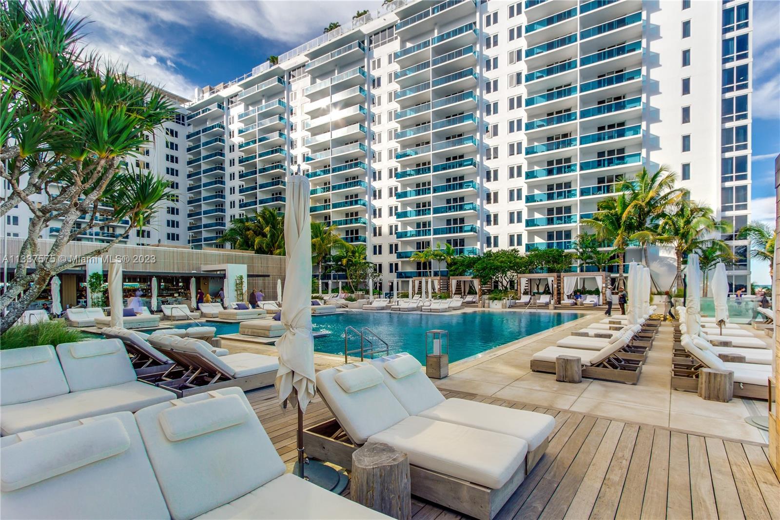RONEY PALACE CONDO - Residential