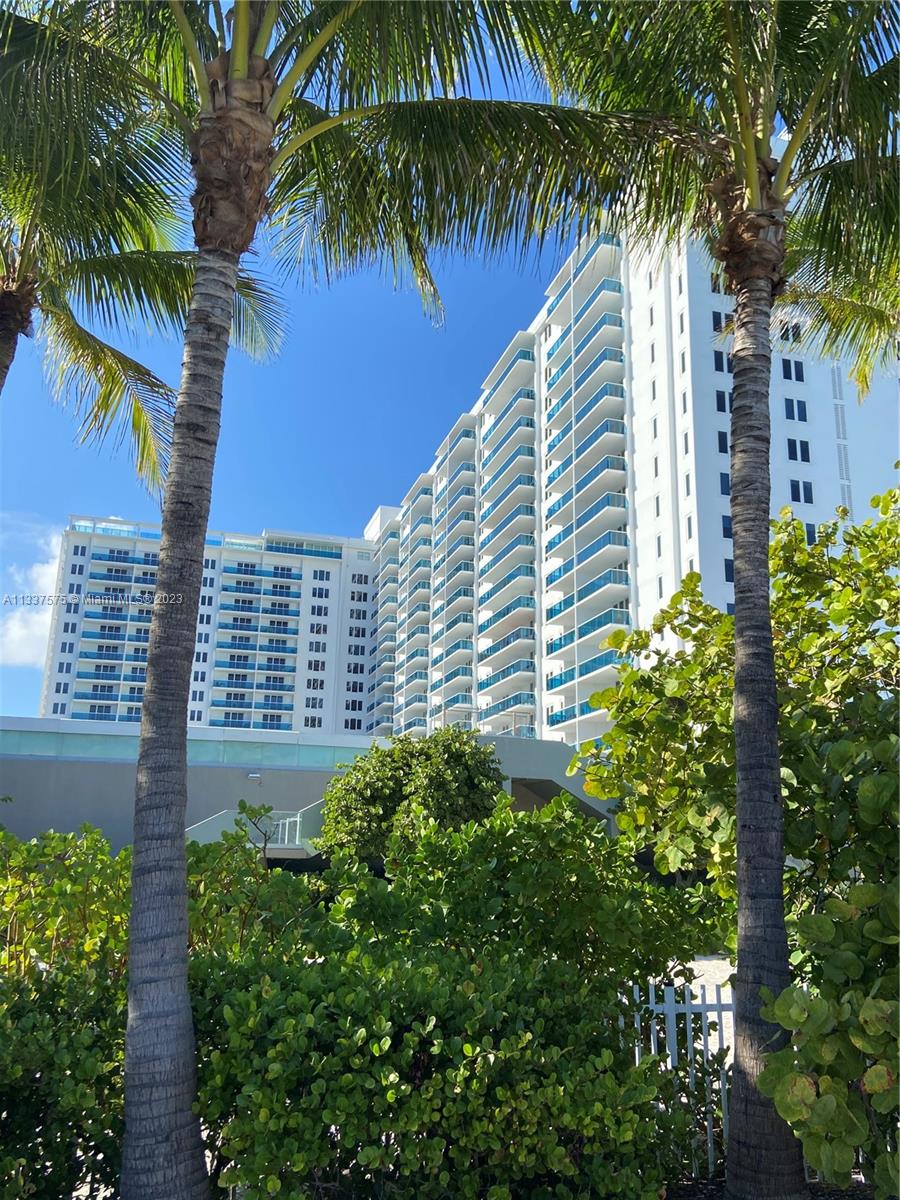RONEY PALACE CONDO - Residential