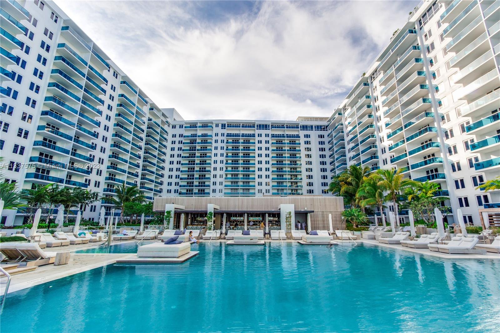 RONEY PALACE CONDO - Residential