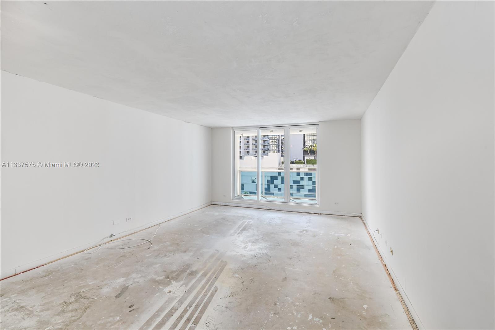RONEY PALACE CONDO - Residential