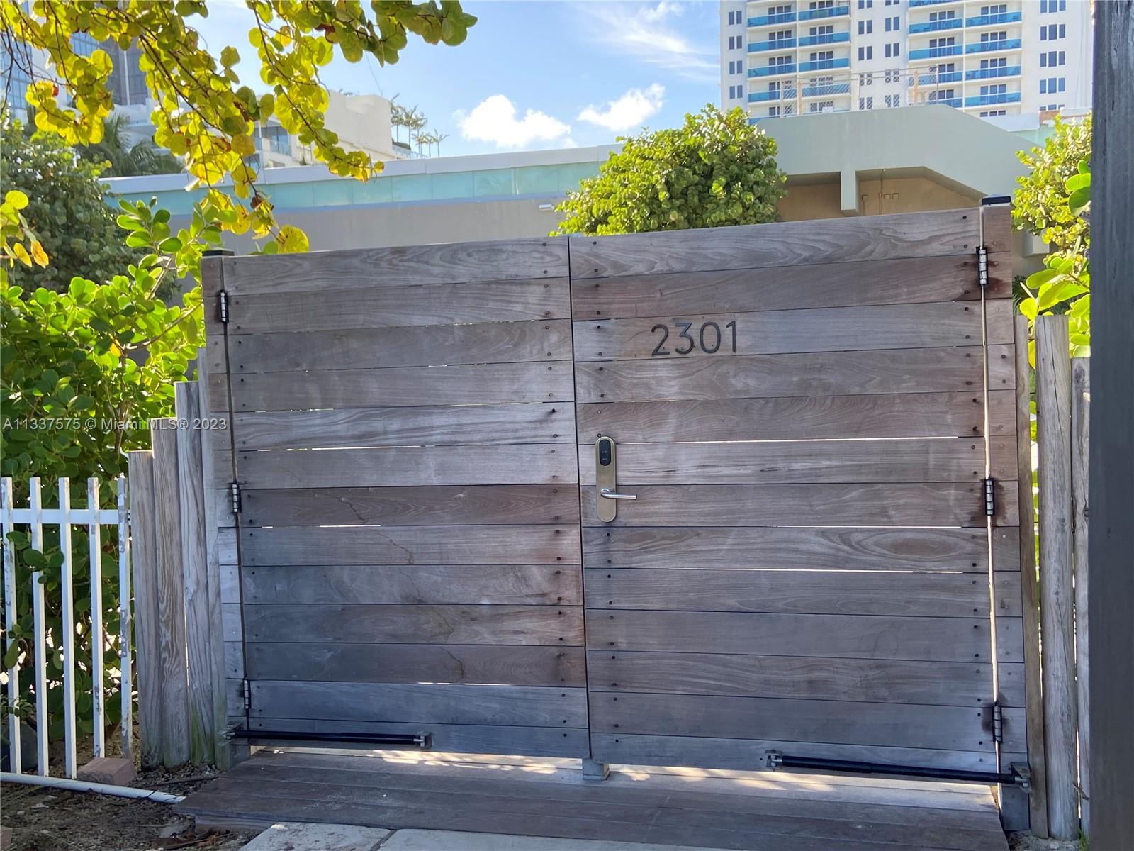 RONEY PALACE CONDO - Residential