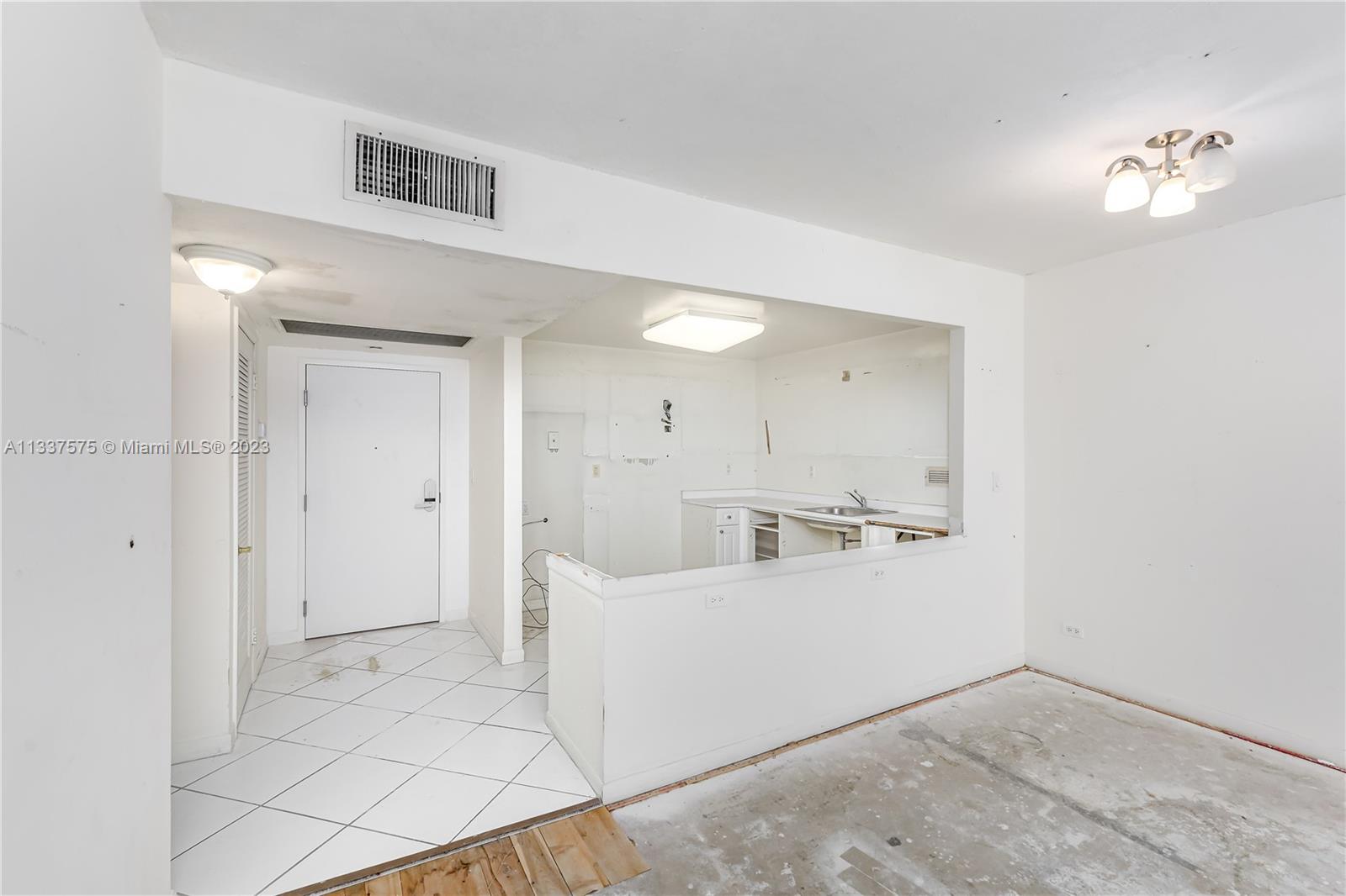 RONEY PALACE CONDO - Residential