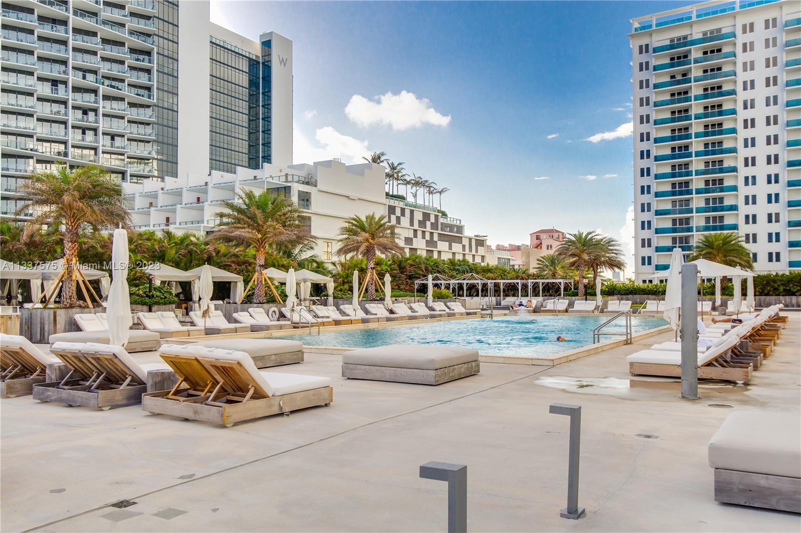 RONEY PALACE CONDO - Residential