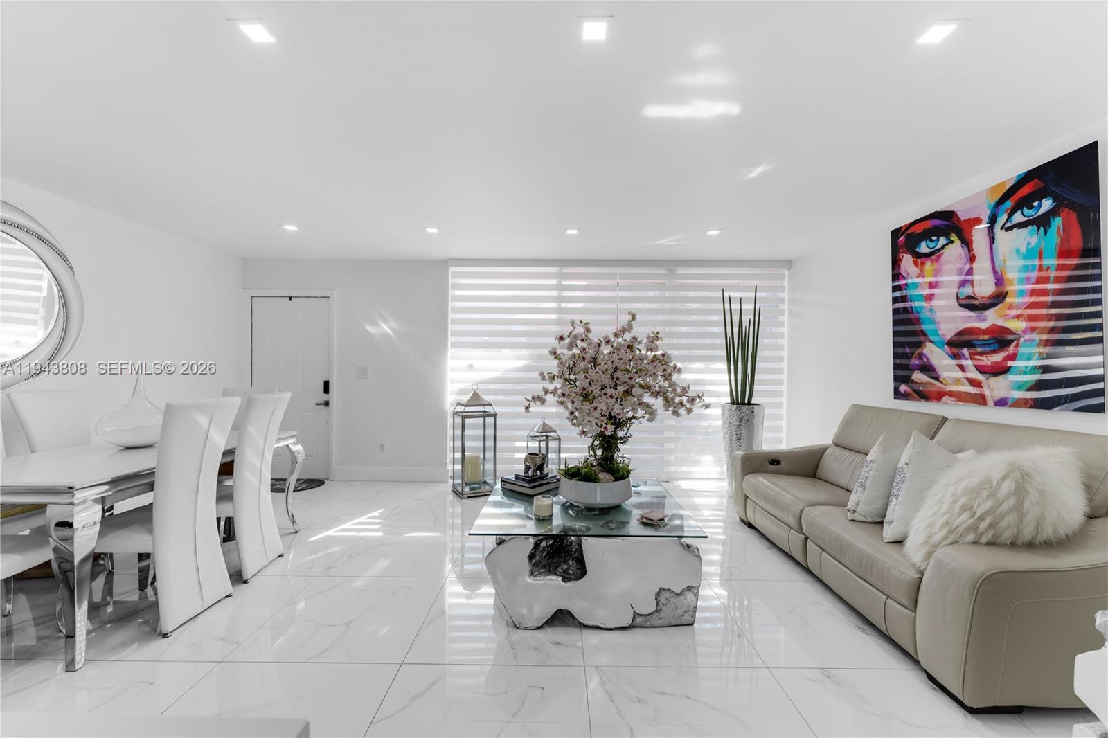 LAKE LAURA CONDO NO 2 - Residential